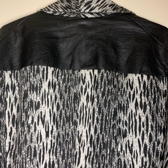Lane Bryant plus size black white winter fall jacket cozy coat SZ 26/28 - Picture 4 of 14